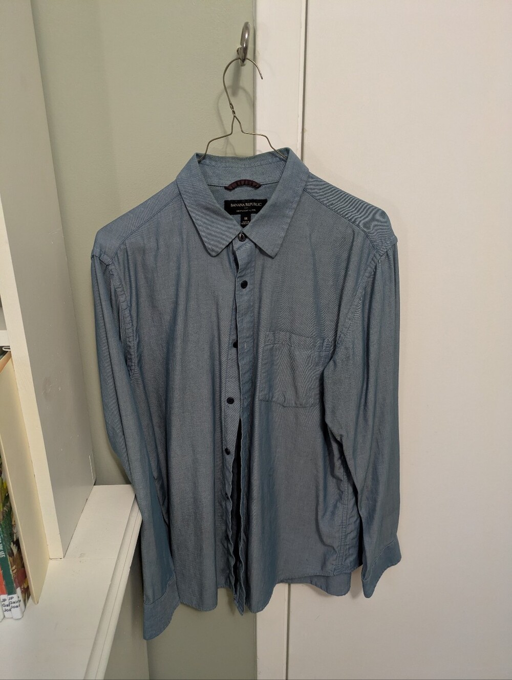 Banana Republic Men's Blue Long-Sleeve Button-Down Shirt